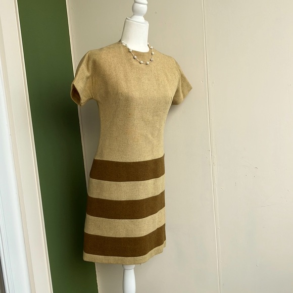 Vintage Dresses & Skirts - Vintage 60s 70s A.F. Boutique by Anne Fogarty Neutral Striped Hem Dress